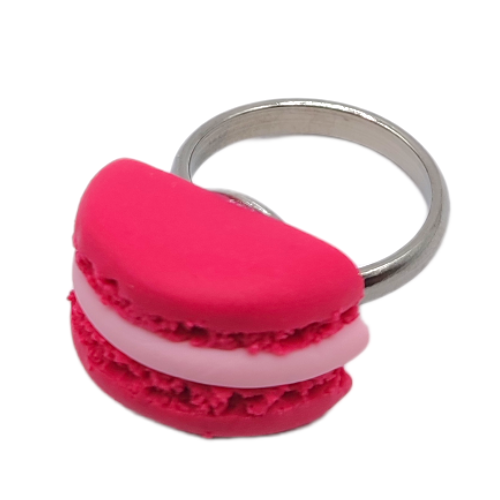 Roter Macaron Ring , Miniatur Lebensmittel Schmuck , Handgemacht Polymer Ton Fimo Schmuck von mimitopia